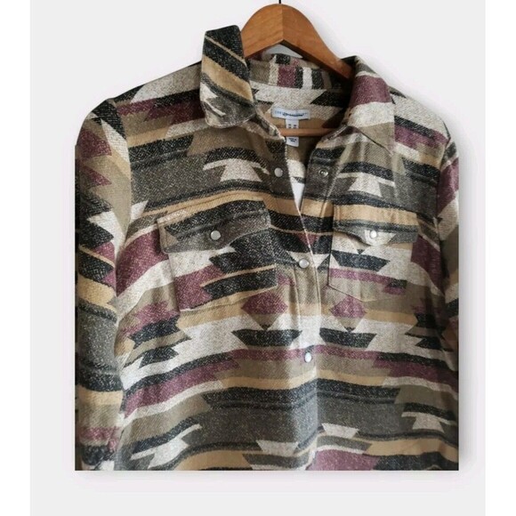 Canyon Retreat Top Womens Small Brown Aztec Tribal Flannel Shacket Pearl Button - Picture 2 of 7
